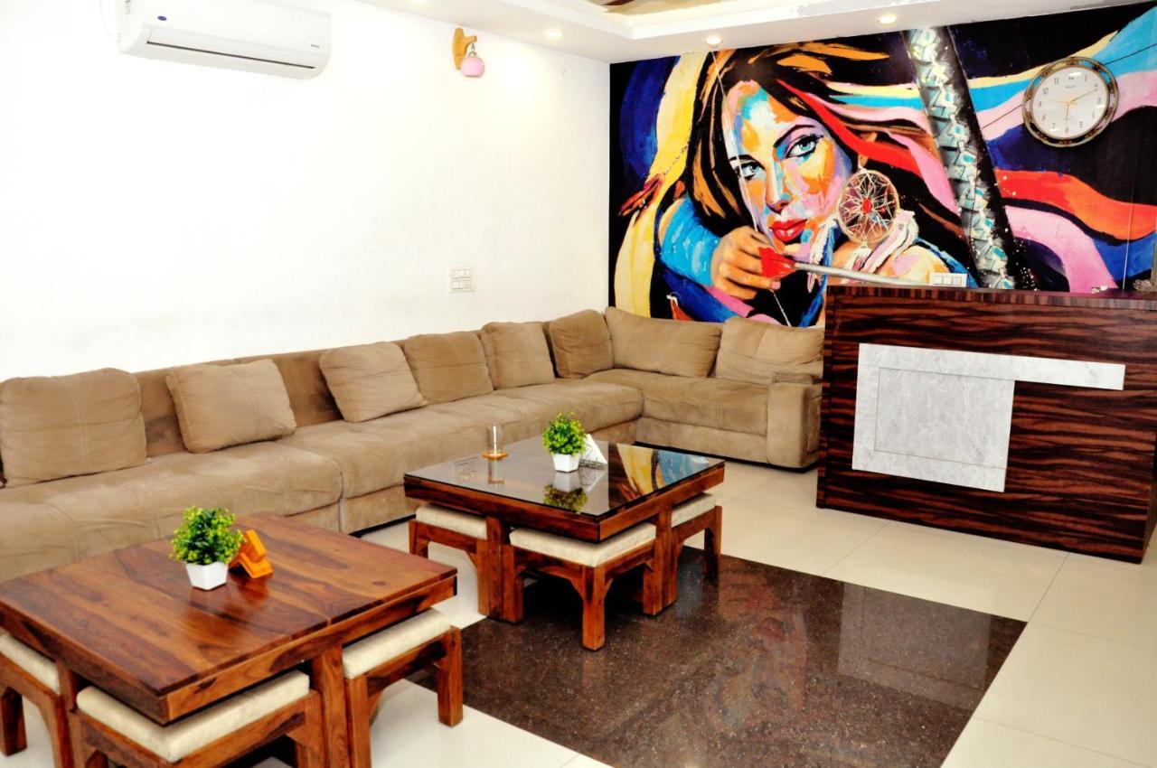 Hotel Almond Zirakpur Zewnętrze zdjęcie